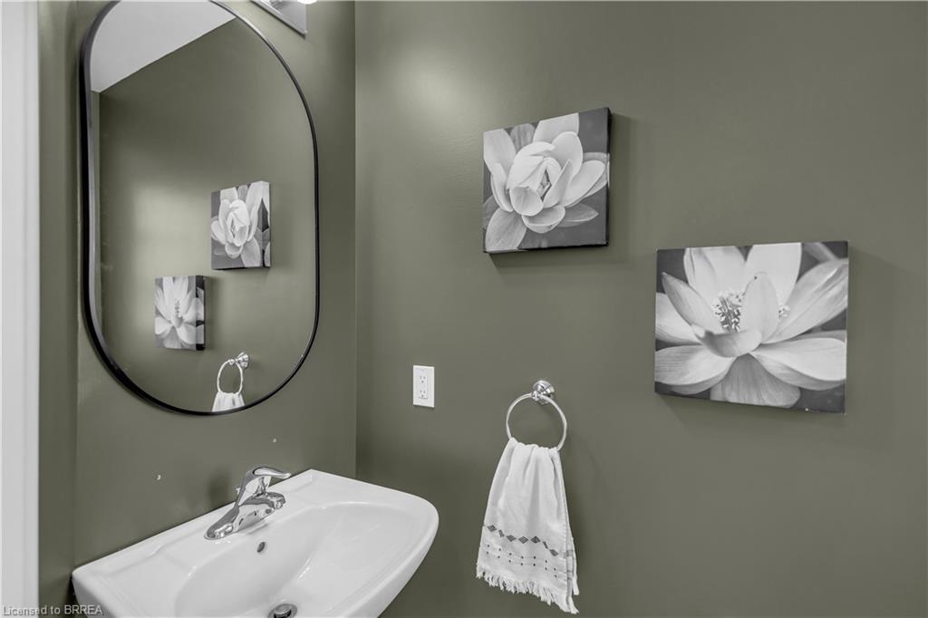 536 Grey Street Property Photo 14