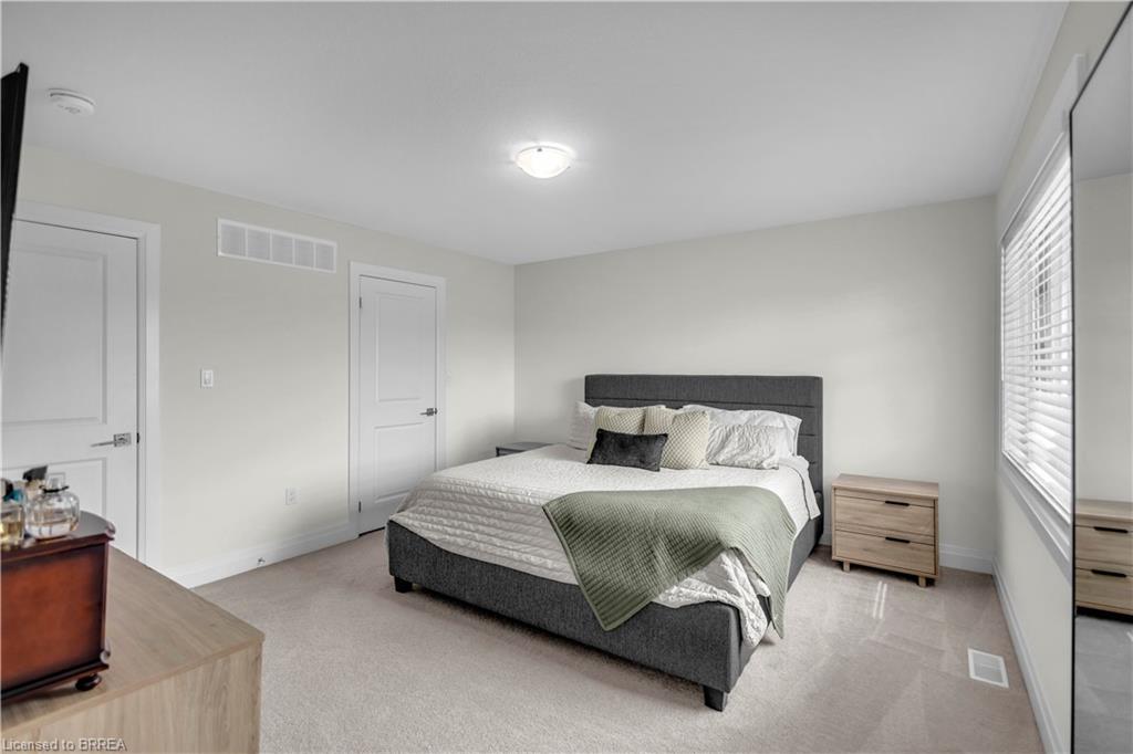 536 Grey Street Property Photo 17