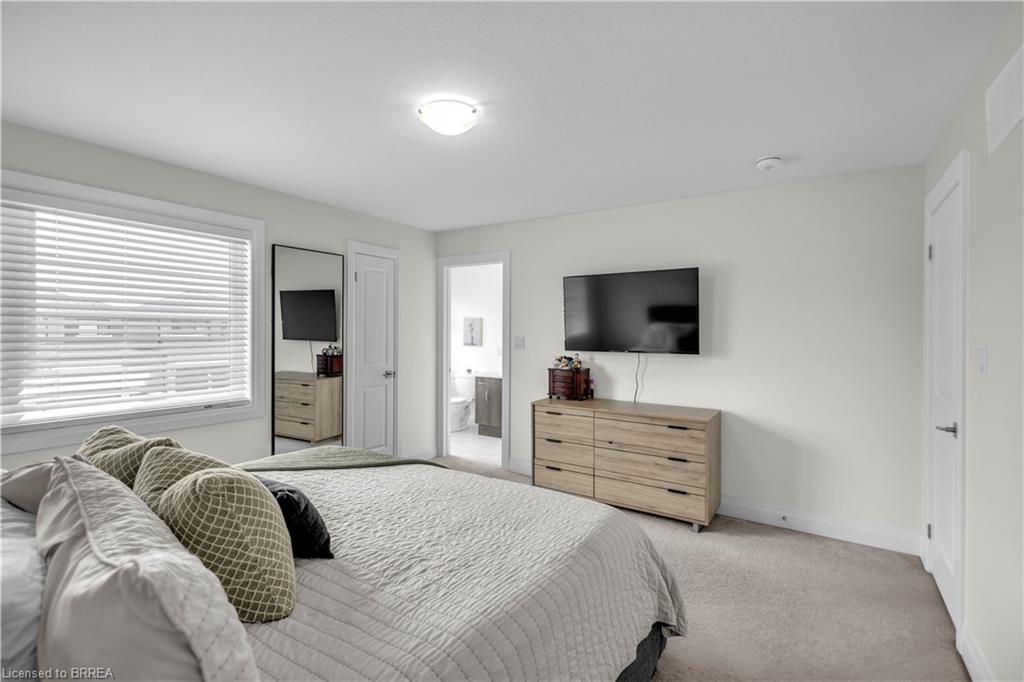 536 Grey Street Property Photo 18
