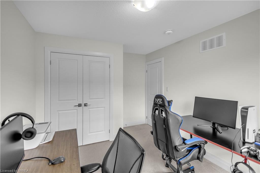 536 Grey Street Property Photo 23