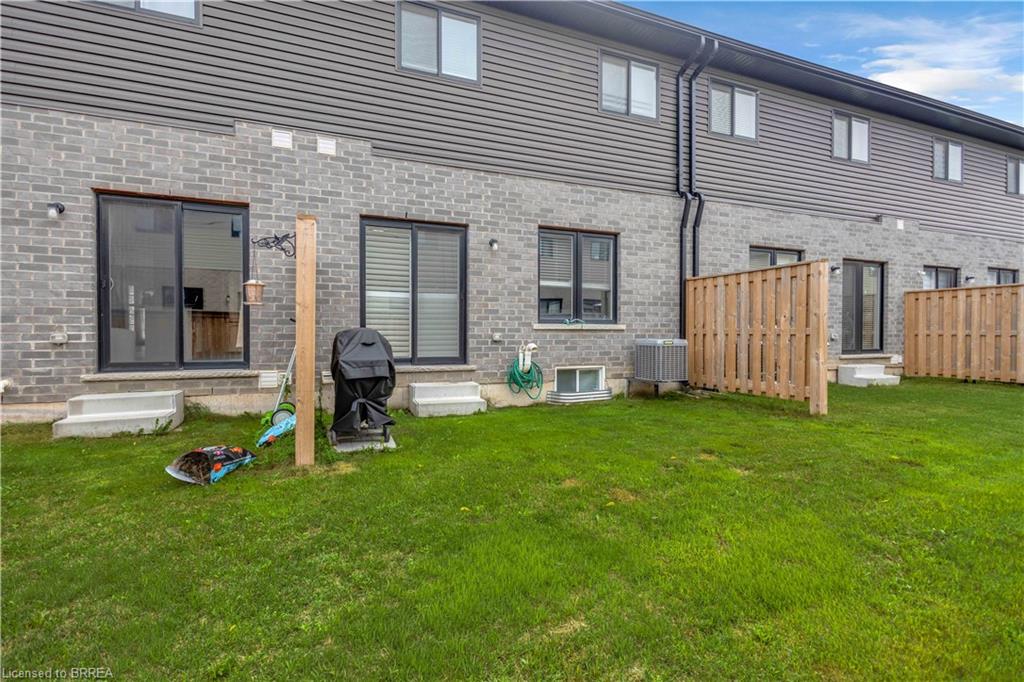 536 Grey Street Property Photo 25