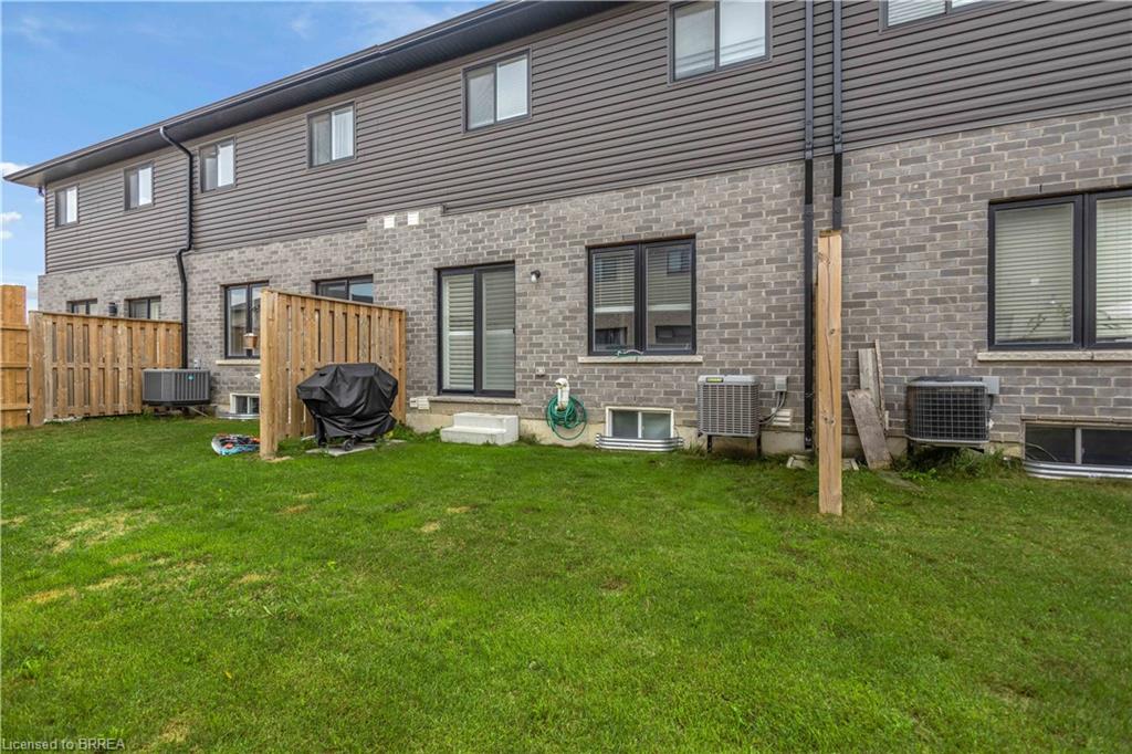 536 Grey Street Property Photo 27