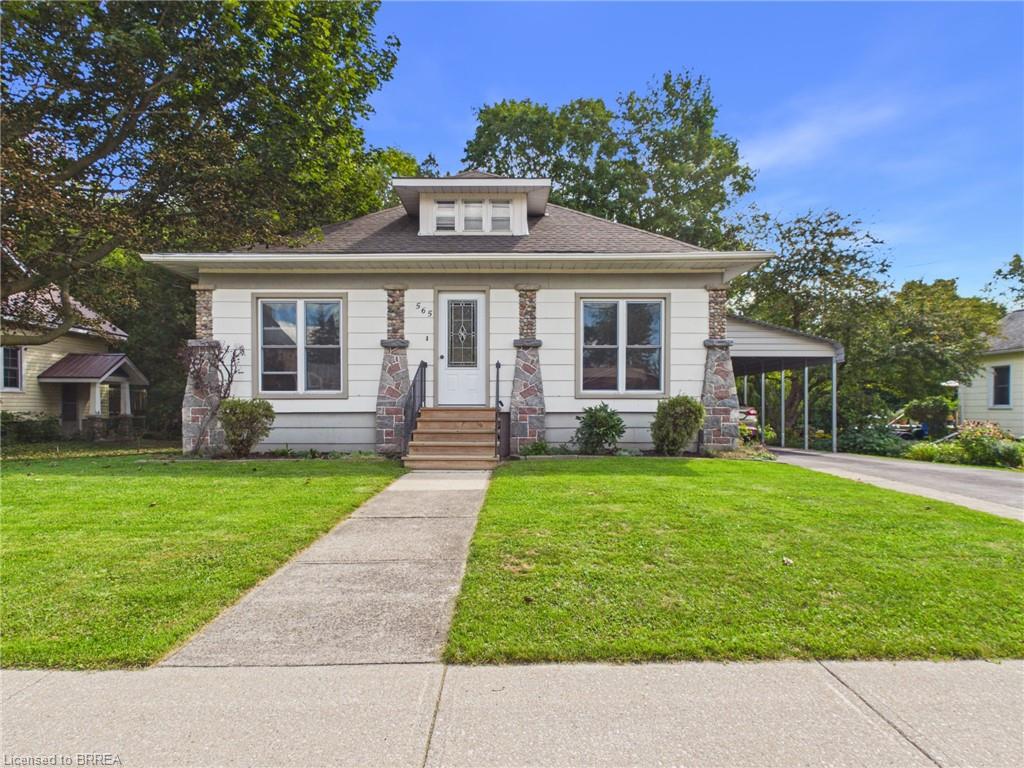 565 Havelock Street Property Photo 1