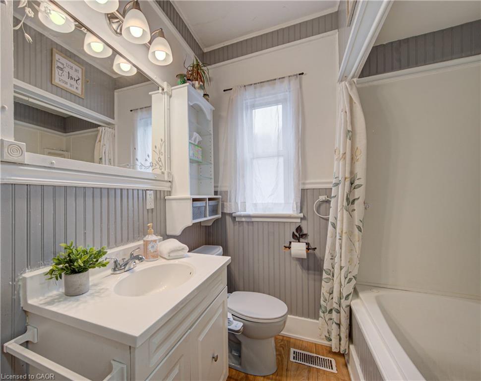 176 Edwin Street Property Photo 12