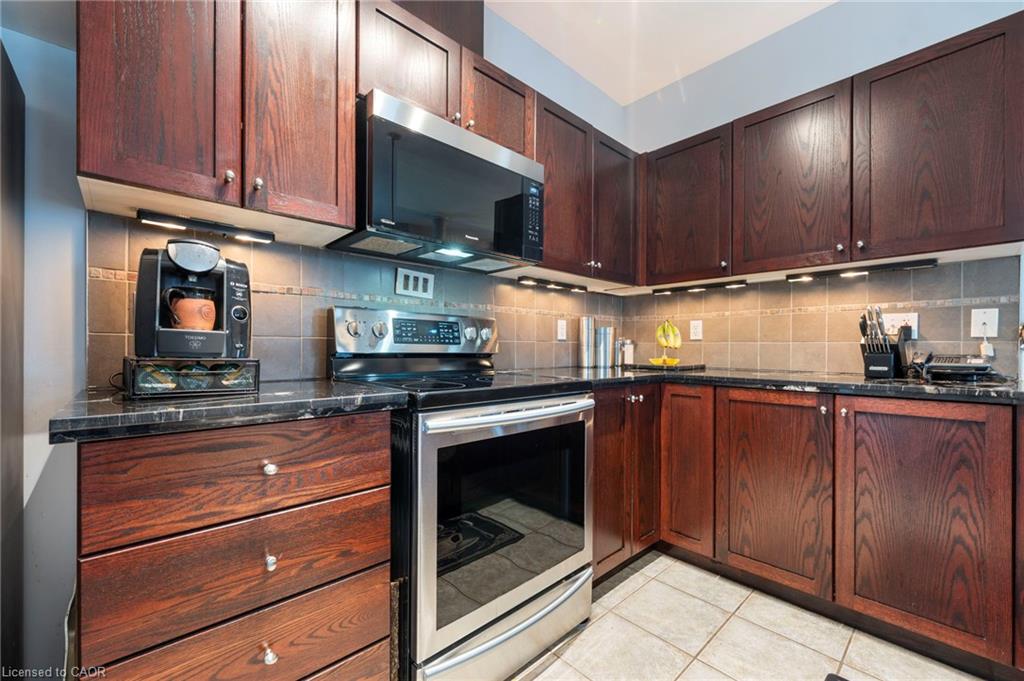 25-10 Cobblestone Drive Property Photo 18