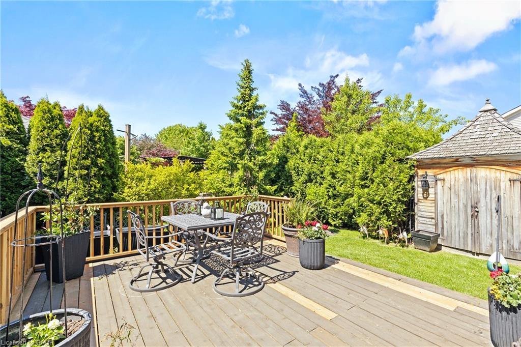 611 Victoria Street Property Photo 5
