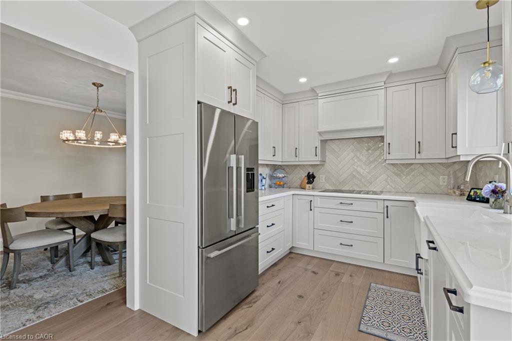 611 Victoria Street Property Photo 20
