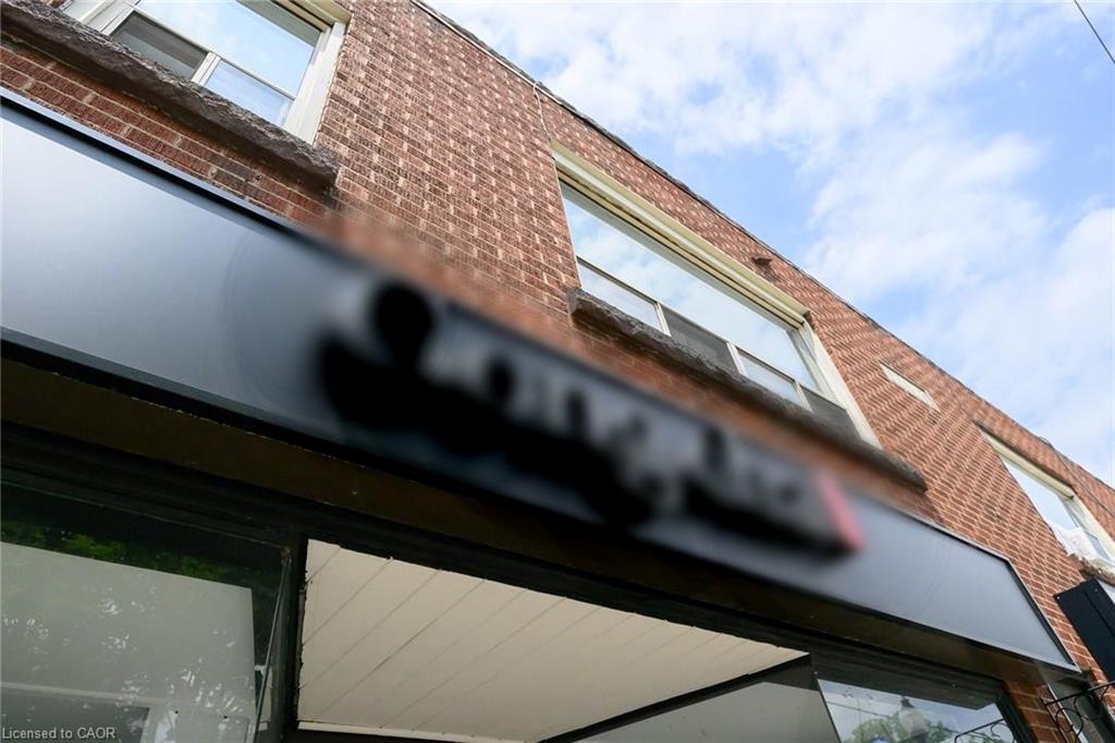 944 King Street W Property Photo 3