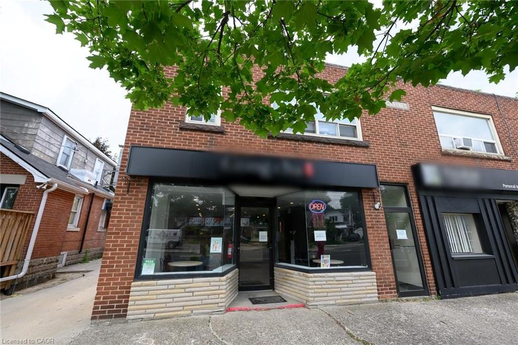 944 King Street W Property Photo 4