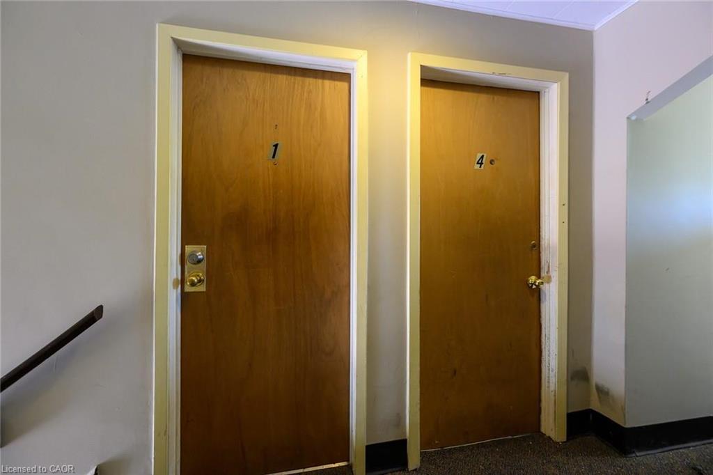 944 King Street W Property Photo 21
