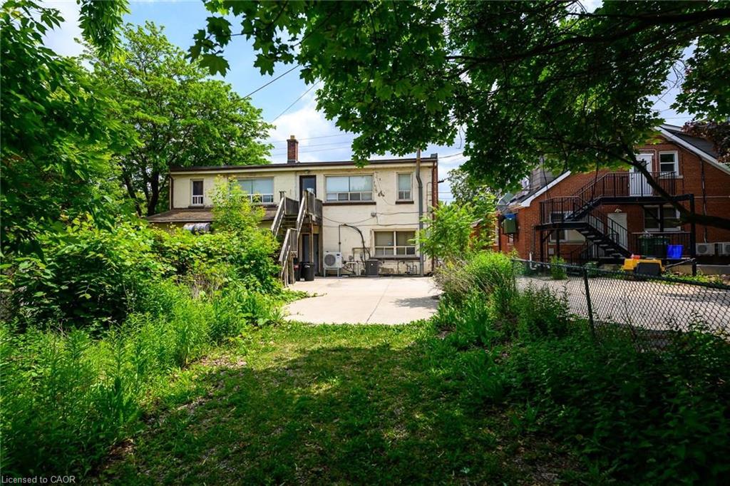 944 King Street W Property Photo 30
