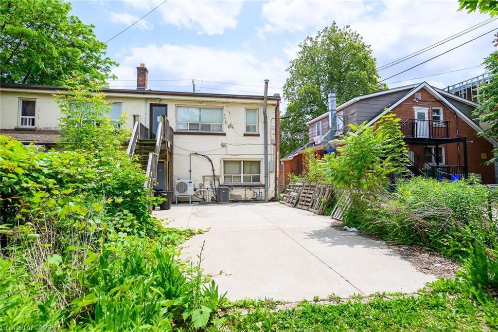 944 King Street W Property Photo 32