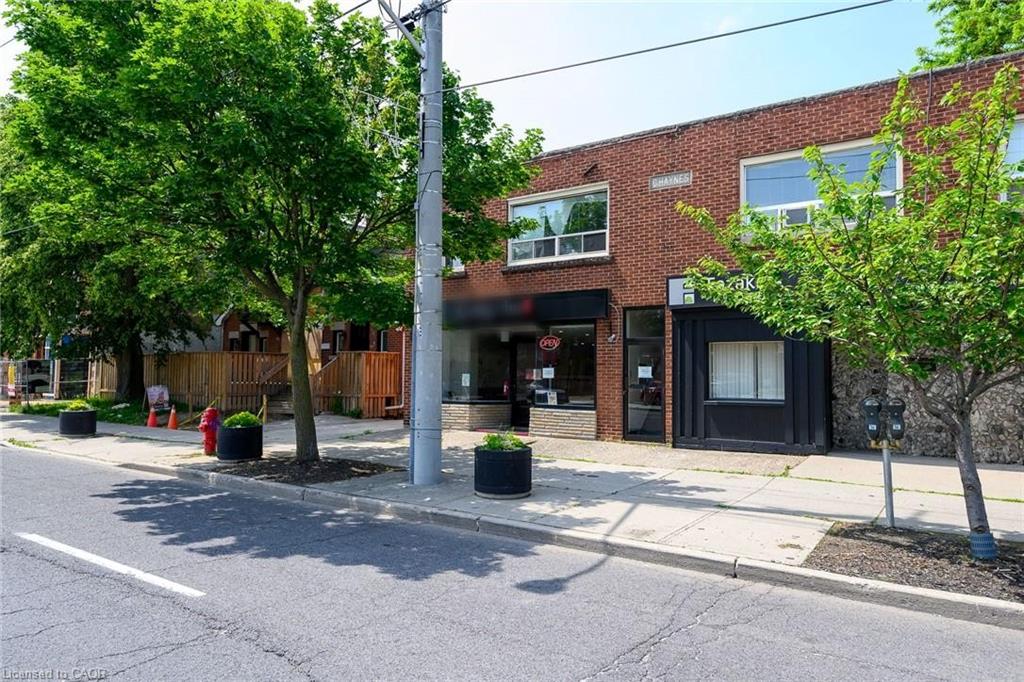 944 King Street W Property Photo 34