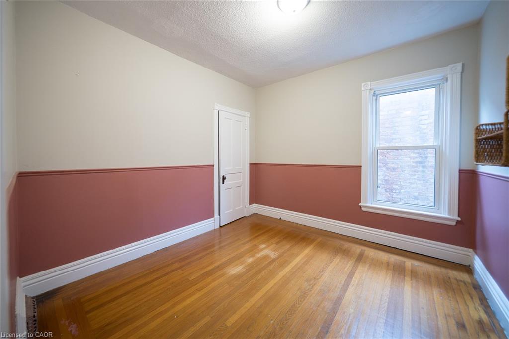 102 Pearl Street N Property Photo 13