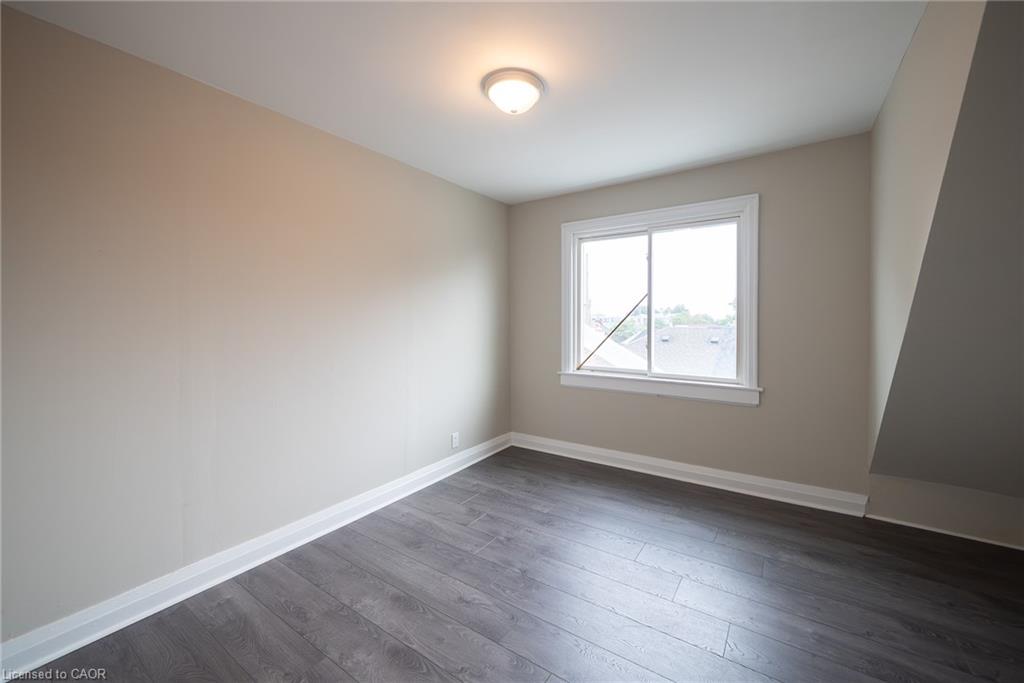 102 Pearl Street N Property Photo 20