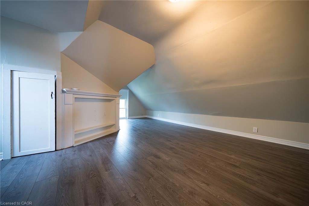 102 Pearl Street N Property Photo 21