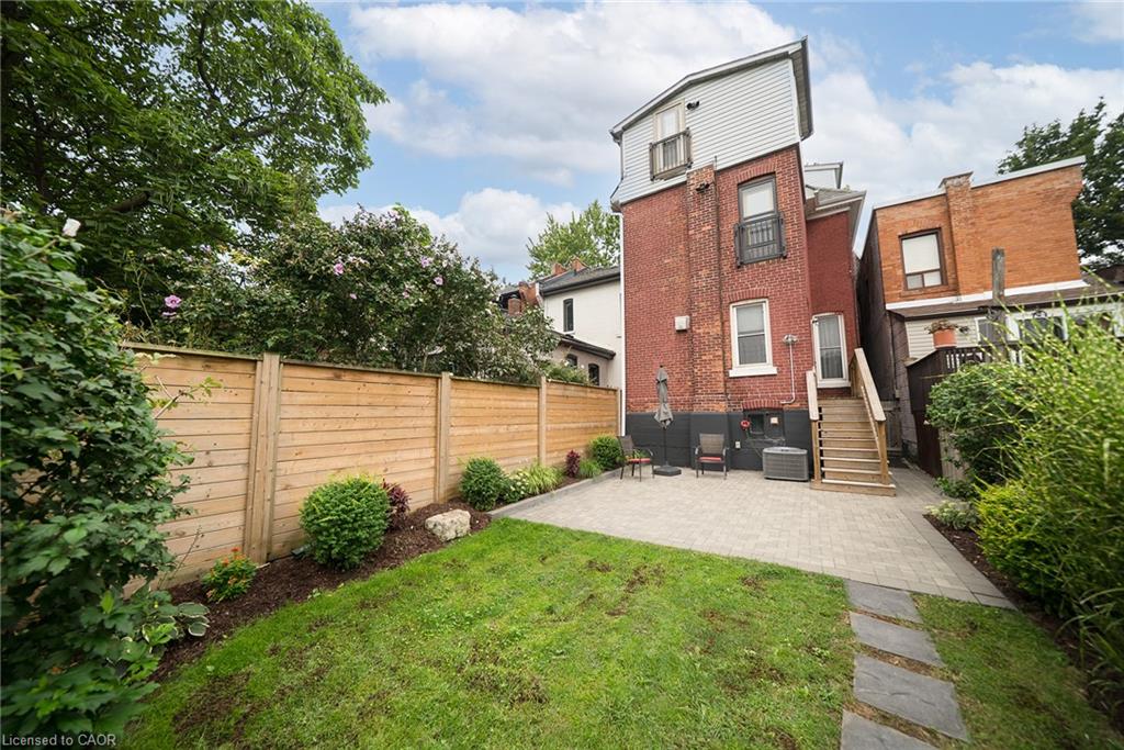 102 Pearl Street N Property Photo 23