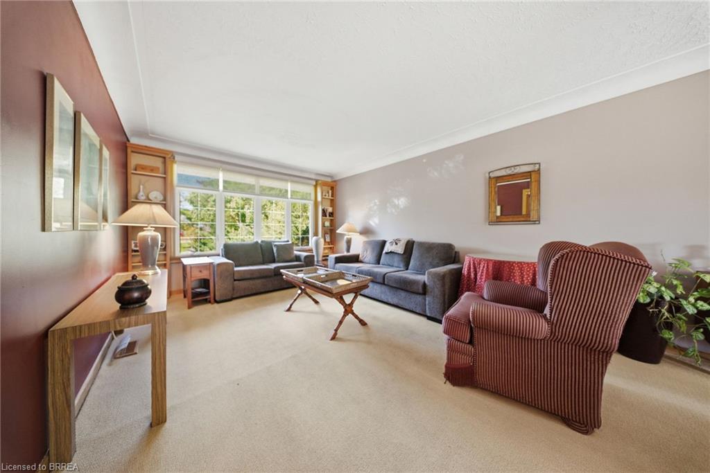 14 Falkland Road Property Photo 8