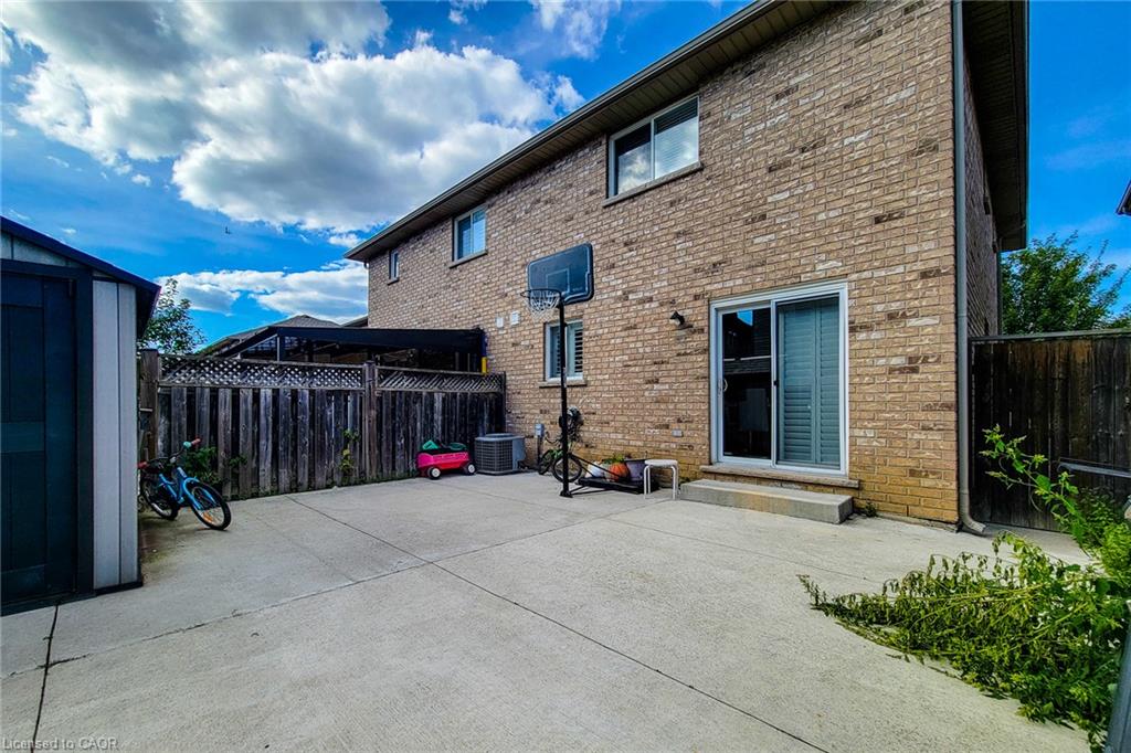 21 Jonathon Court Property Photo 5