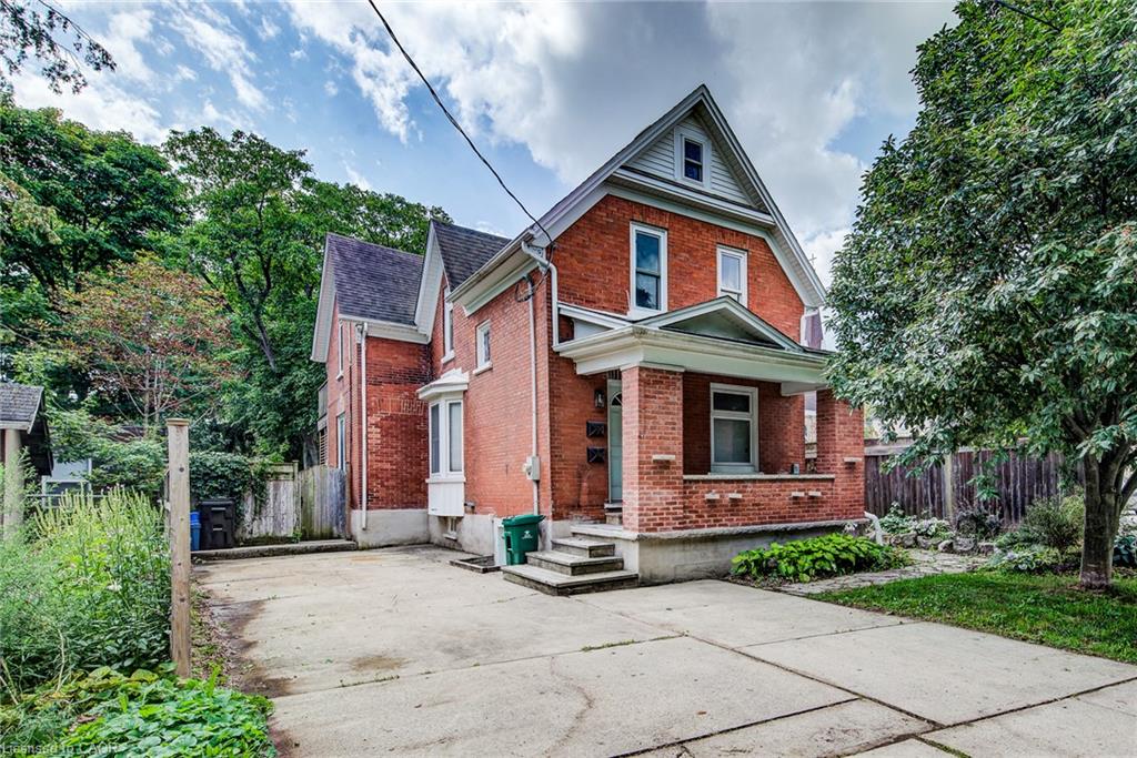 81 Willow Street Property Photo 1