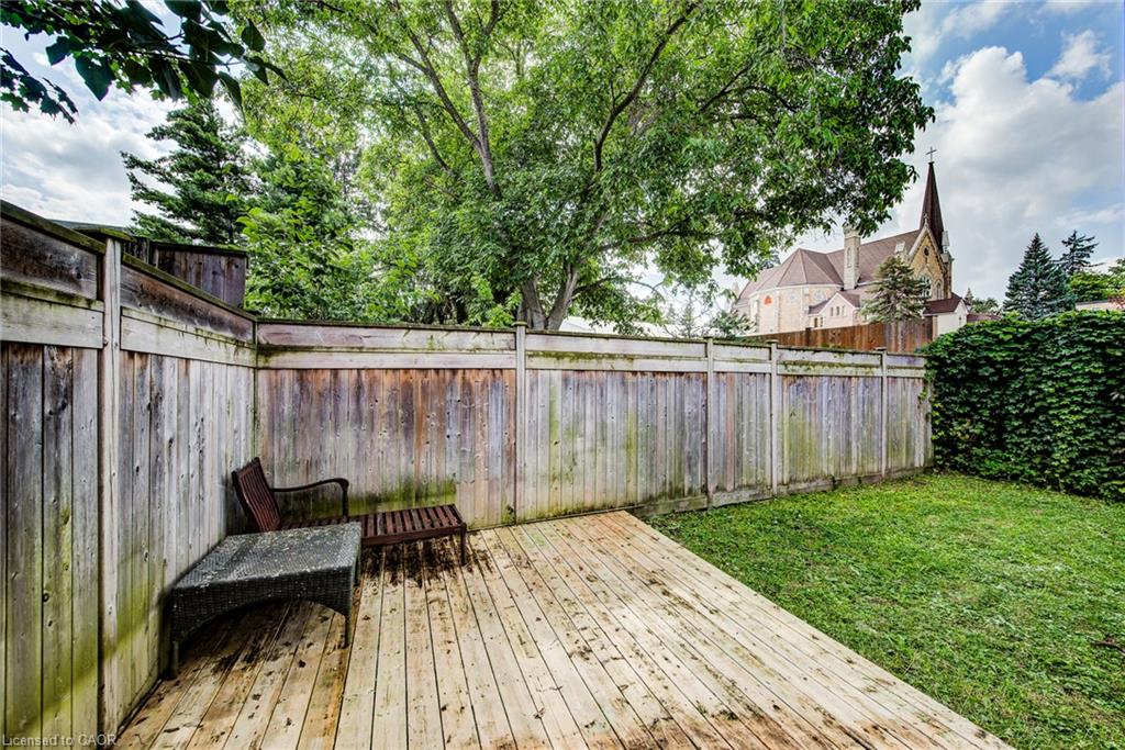 81 Willow Street Property Photo 10