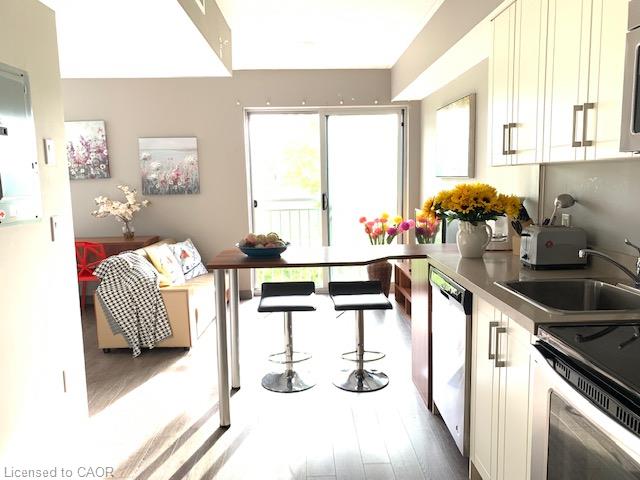 312-321 Spruce Street Property Photo 16
