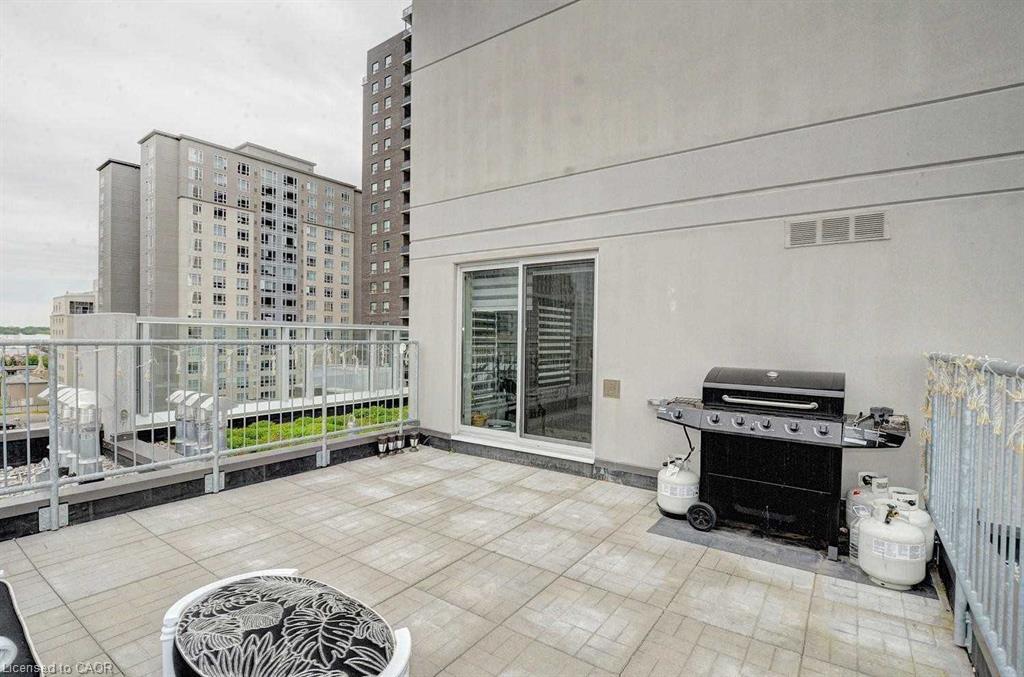 312-321 Spruce Street Property Photo 27