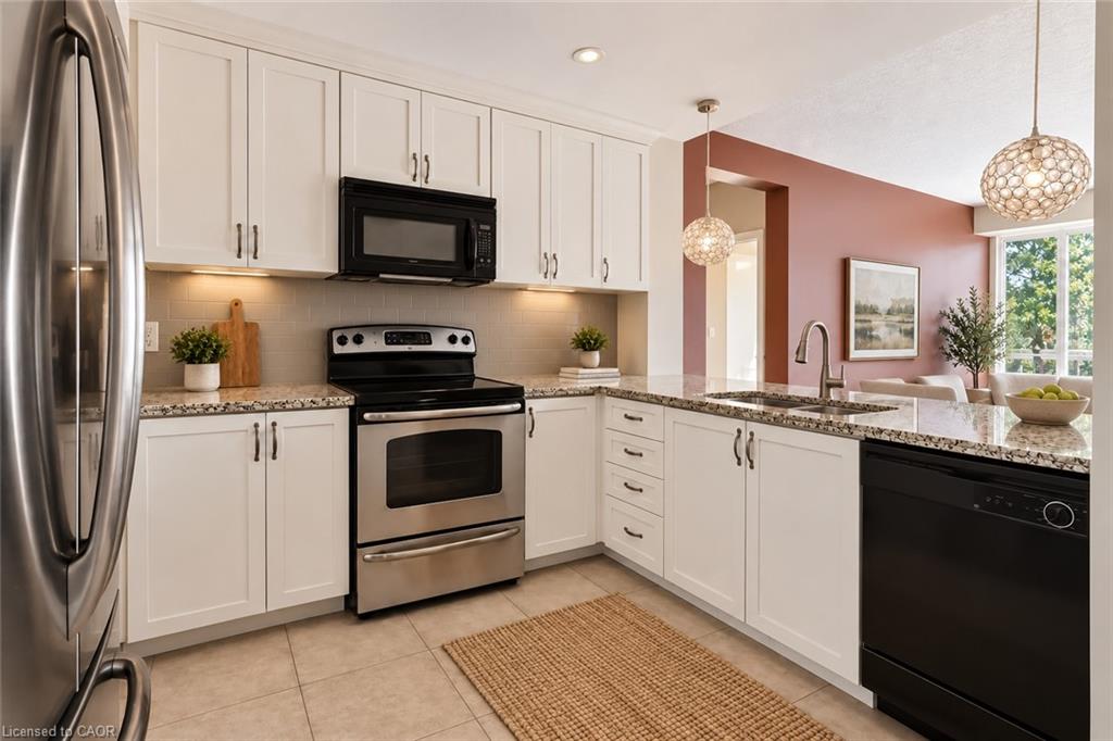 301-125 Wilson Street W Property Photo 6