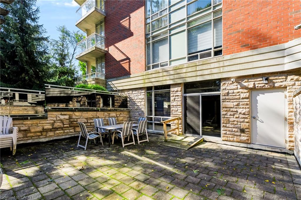 301-125 Wilson Street W Property Photo 24
