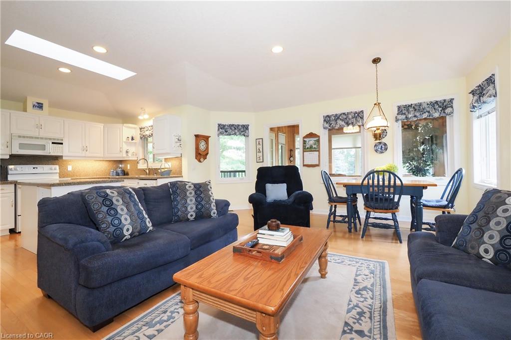 137 Foxboro Drive Property Photo 10