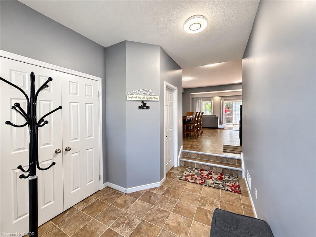 649 Winterberry Avenue Property Photo 4