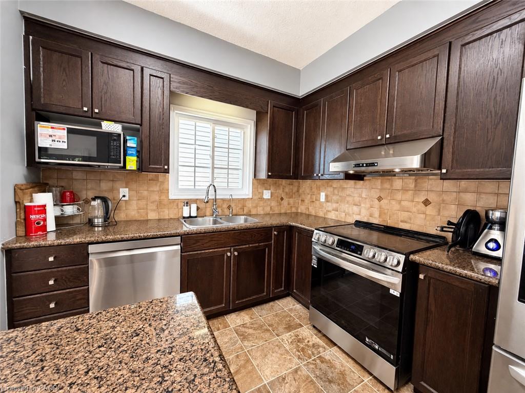 649 Winterberry Avenue Property Photo 13