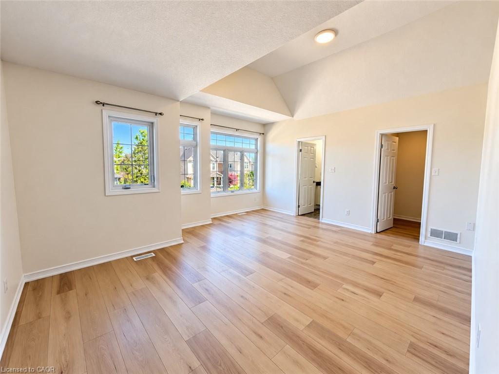 649 Winterberry Avenue Property Photo 15