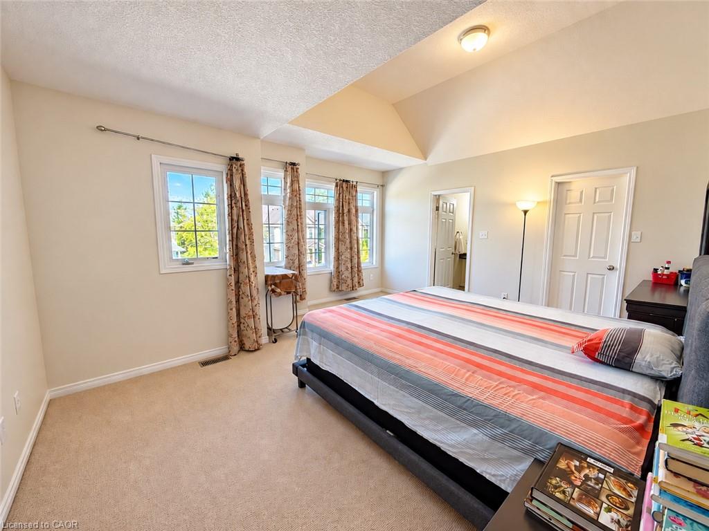 649 Winterberry Avenue Property Photo 16