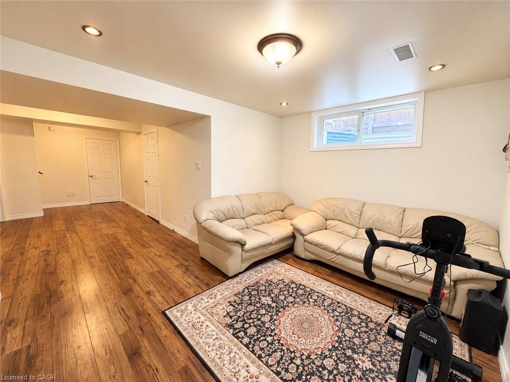 649 Winterberry Avenue Property Photo 27
