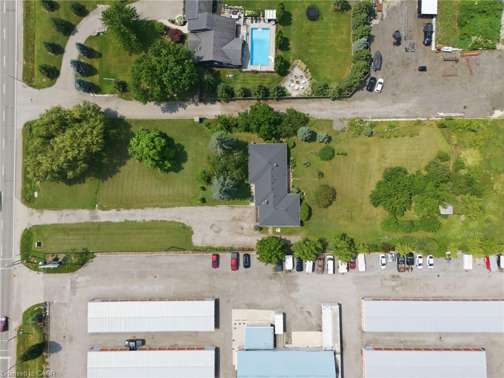 1432 Colborne Street E Property Photo 4