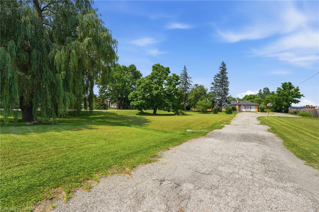 1432 Colborne Street E Property Photo 11