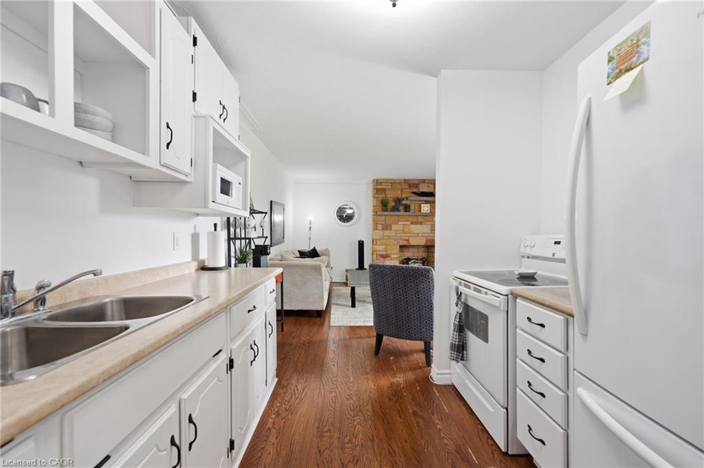 1432 Colborne Street E Property Photo 14