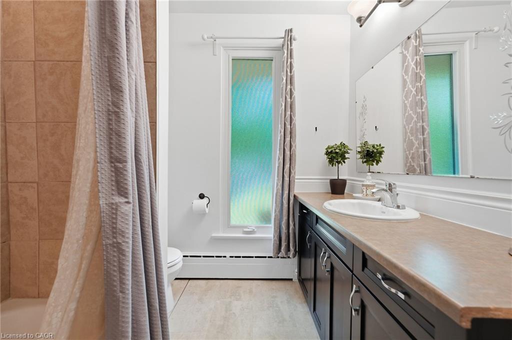 1432 Colborne Street E Property Photo 17
