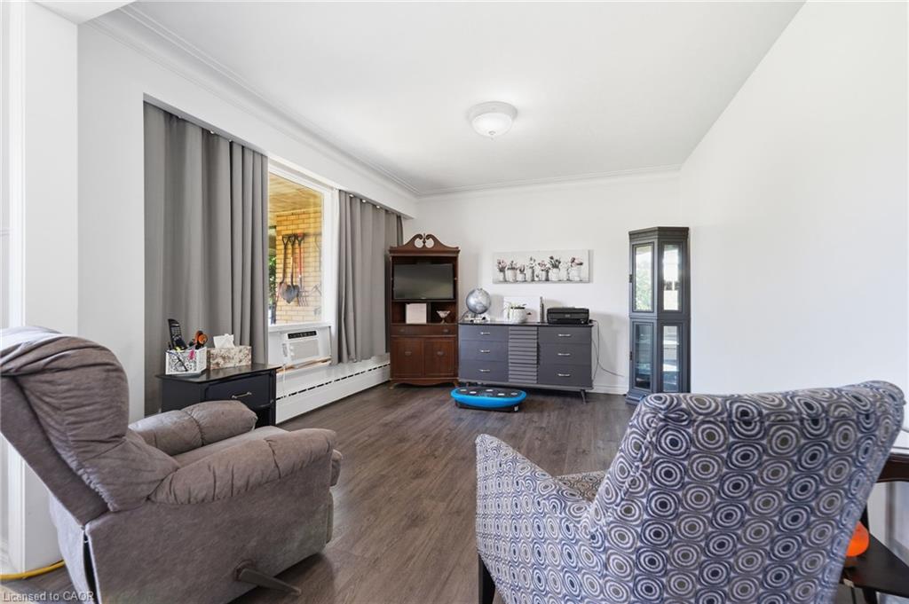 1432 Colborne Street E Property Photo 21