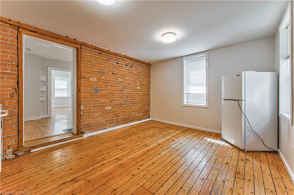 217 Lancaster Street E Property Photo 8