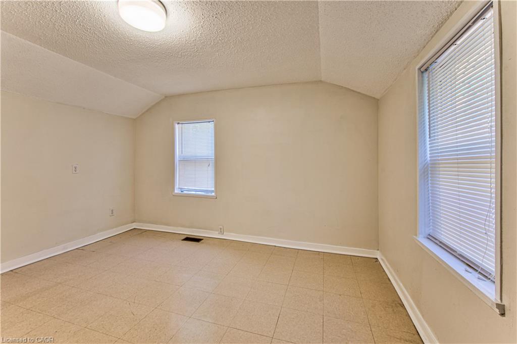217 Lancaster Street E Property Photo 13