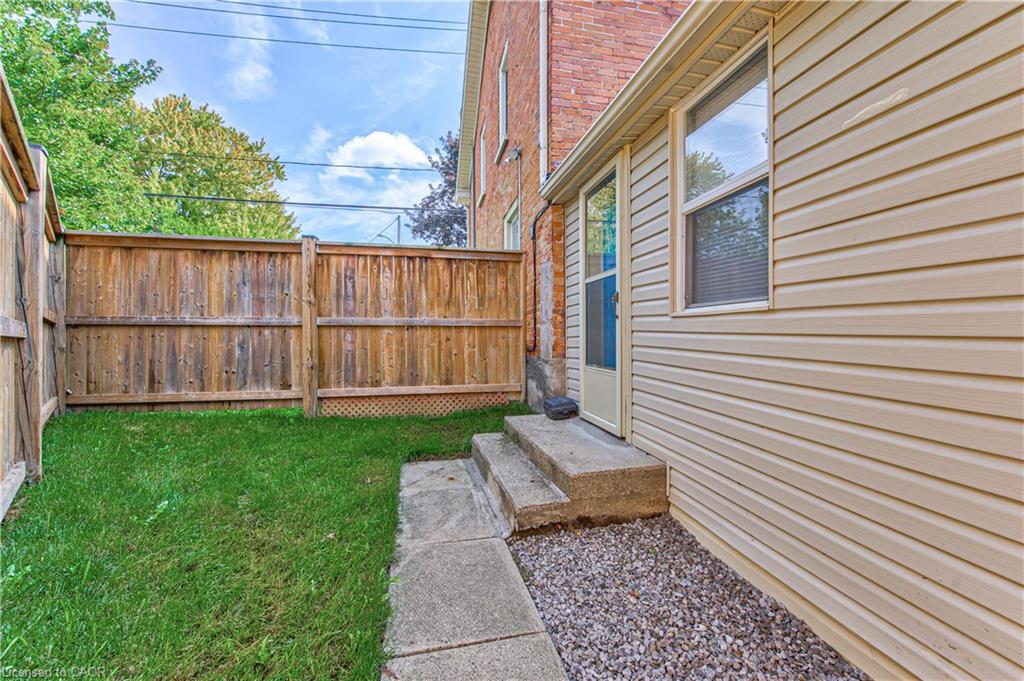 217 Lancaster Street E Property Photo 33
