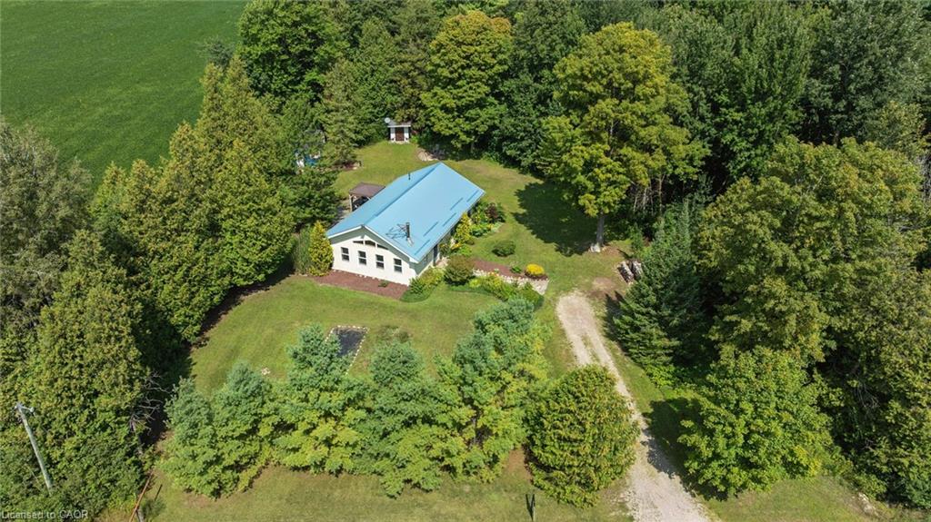 5578 11th Line Property Photo 1
