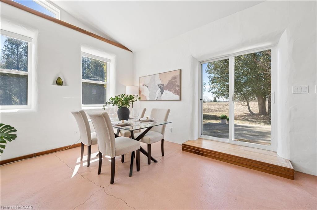 5578 11th Line Property Photo 5