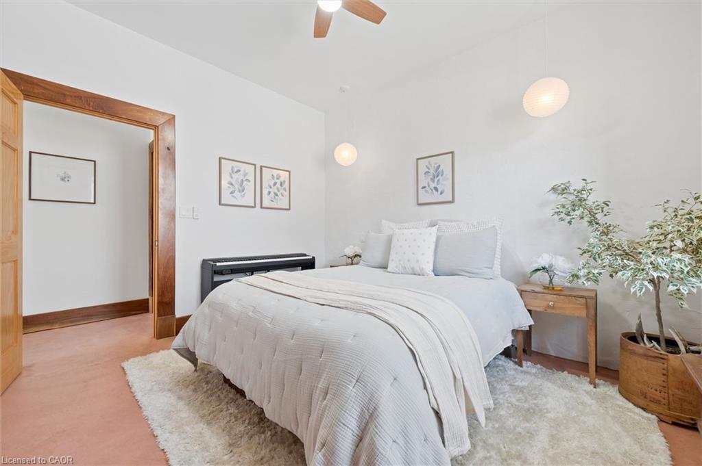 5578 11th Line Property Photo 15