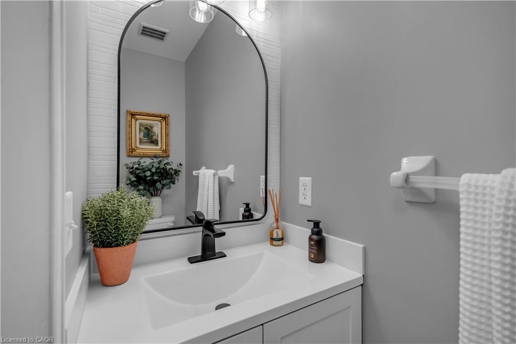32 Tossell Avenue Property Photo 10