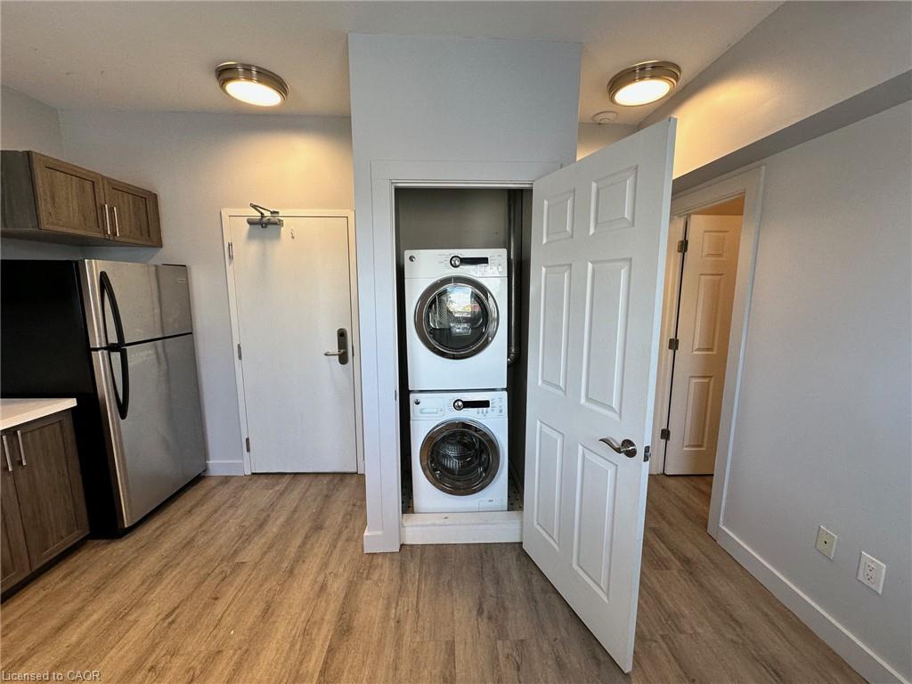203-161 Wellington Street N Property Photo 5