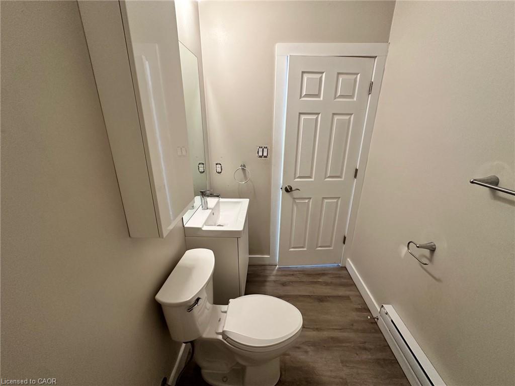 203-161 Wellington Street N Property Photo 7
