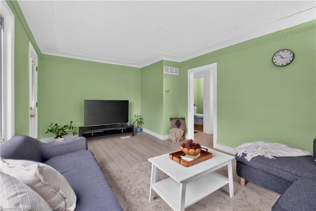 243 West 19th Street Property Photo 10